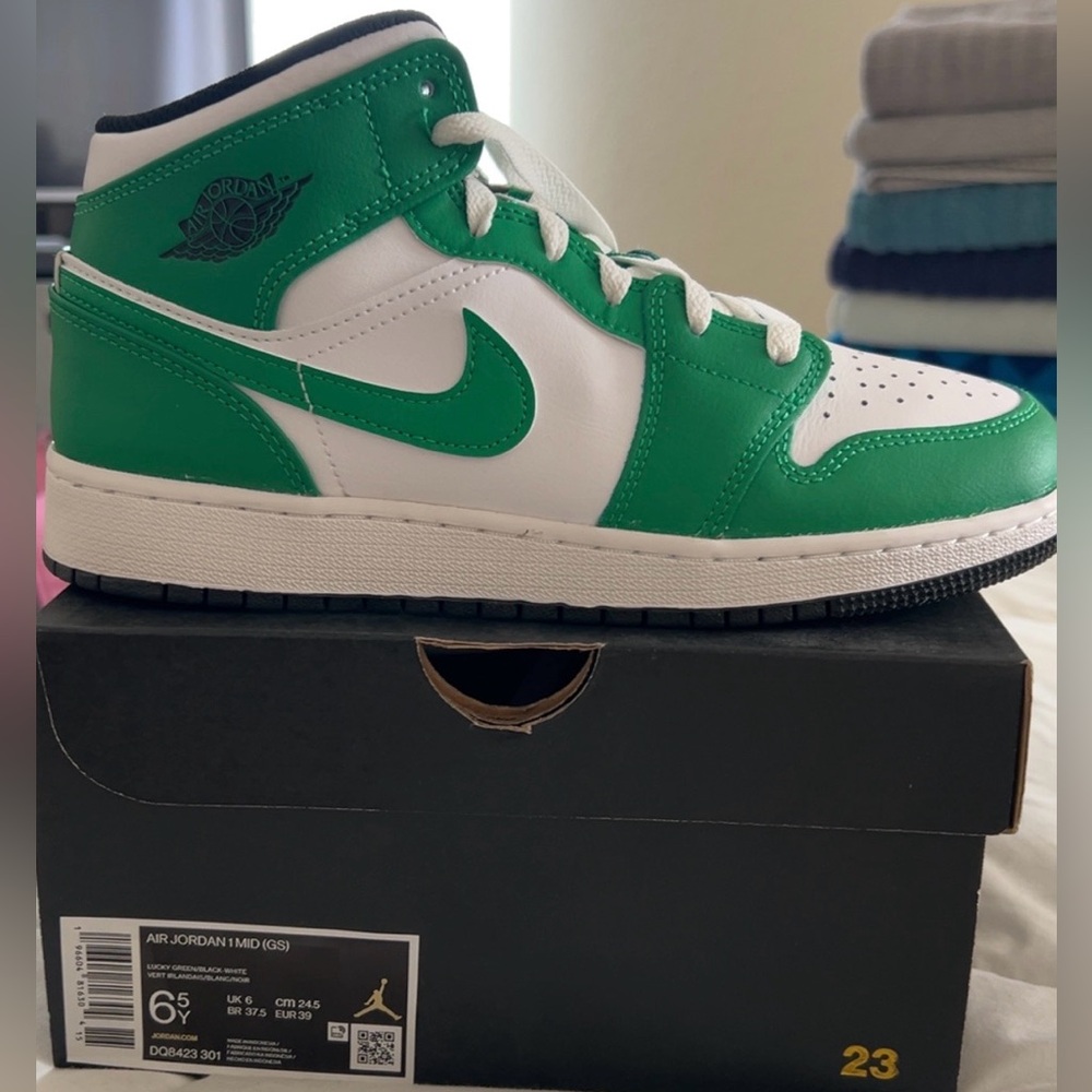 Nike Air Jordan Mid Green White High-Tops
